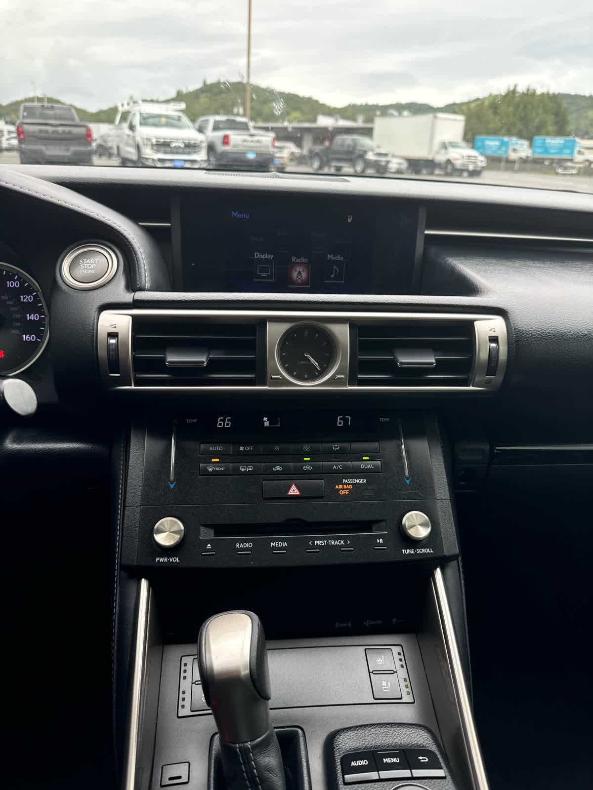 Thumbnail: 2015 Lexus IS - 11