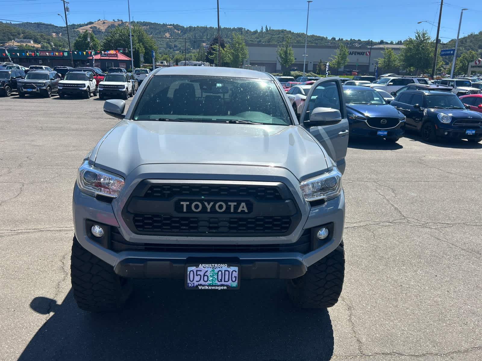 Thumbnail: 2018 Toyota Tacoma - 9