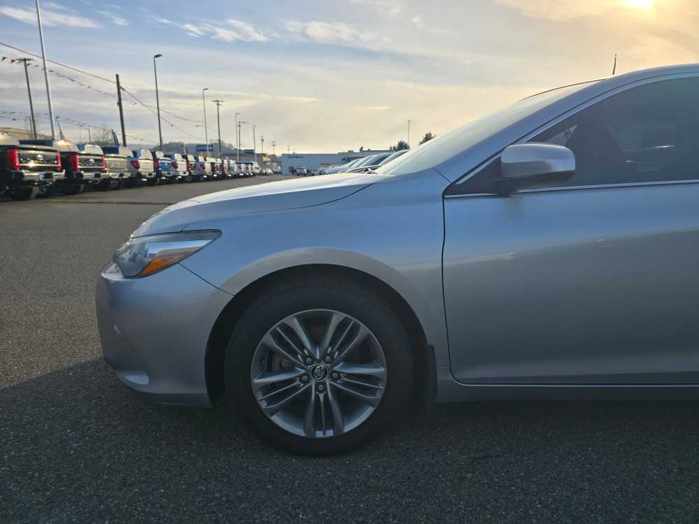 Thumbnail: 2015 Toyota Camry - 18