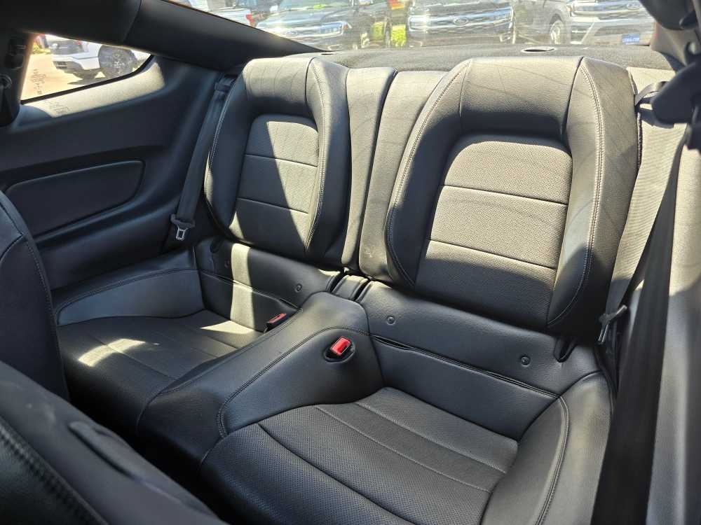 2018 Ford Mustang  16