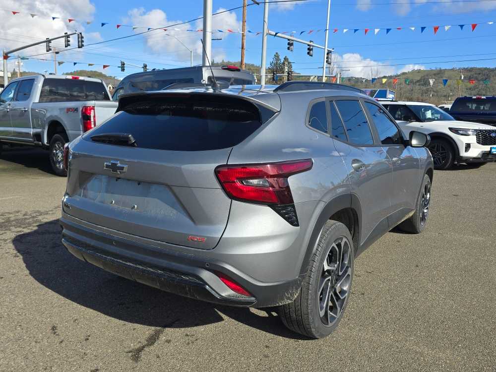 Thumbnail: 2024 Chevrolet Trax - 3