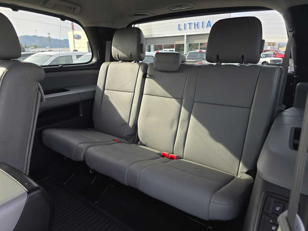 Thumbnail: 2016 Toyota Sequoia - 17