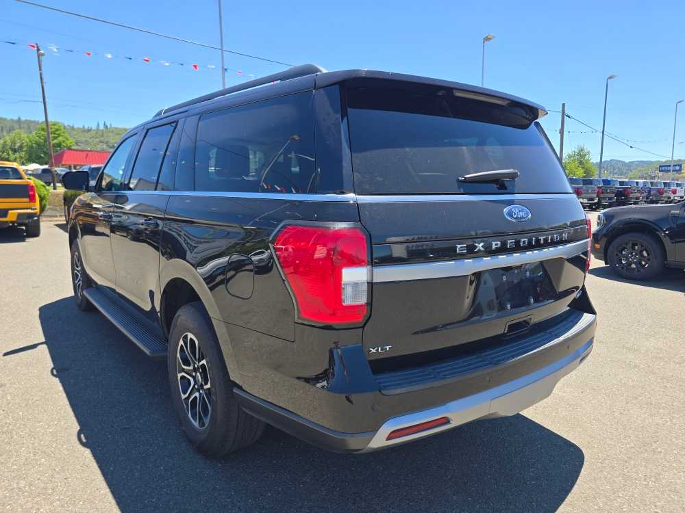 Thumbnail: 2024 Ford Expedition MAX - 16