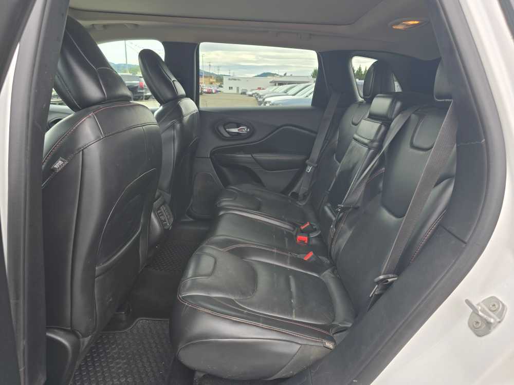 Thumbnail: 2015 Jeep Cherokee - 16