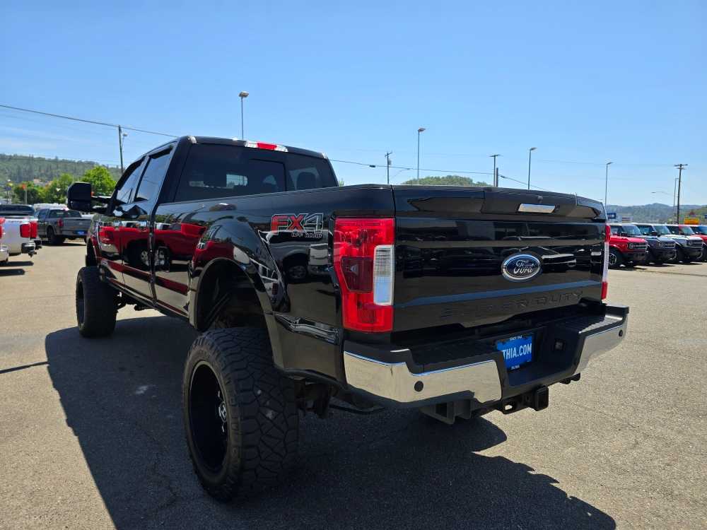 Thumbnail: 2017 Ford F-350 - 3