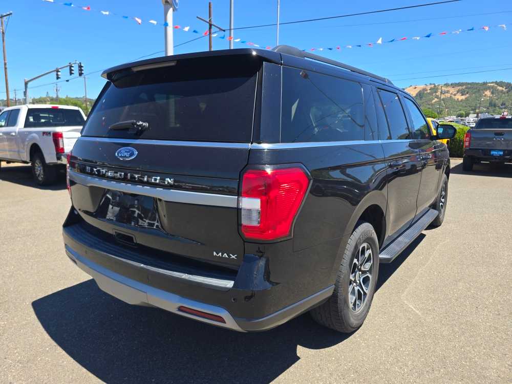 Thumbnail: 2024 Ford Expedition MAX - 17