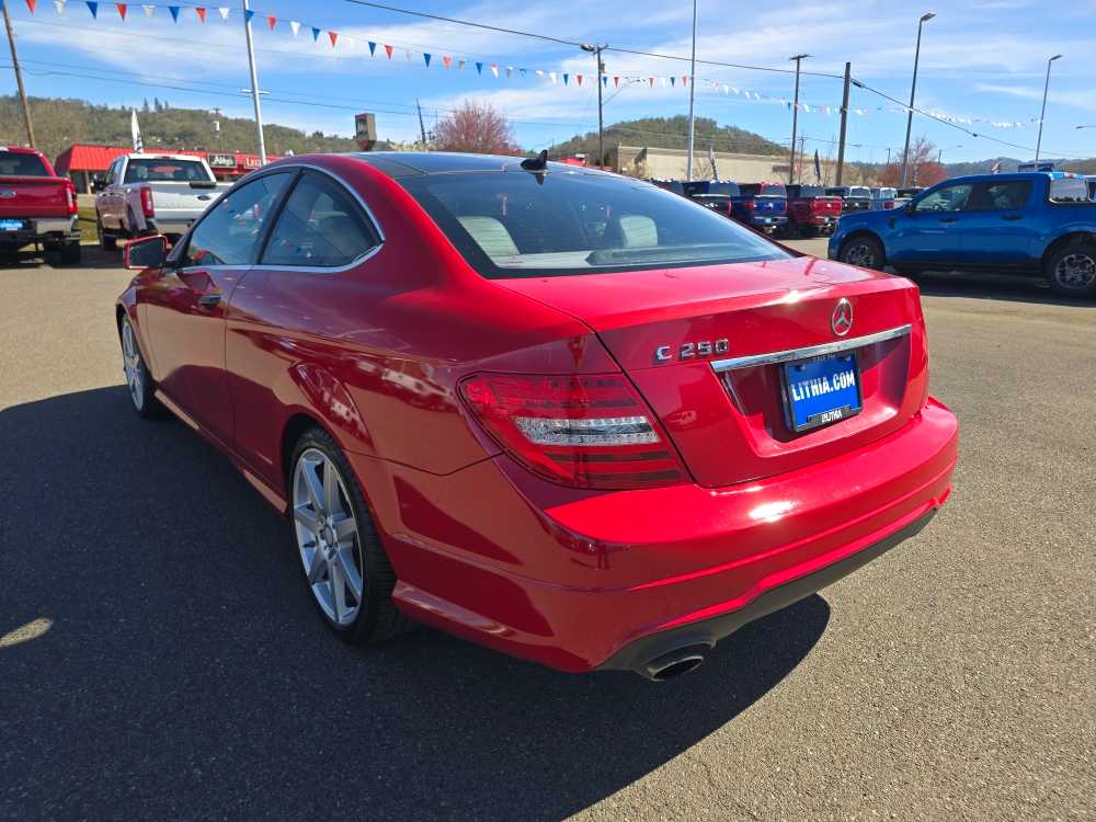 Thumbnail: 2014 Mercedes-Benz C-Class - 3