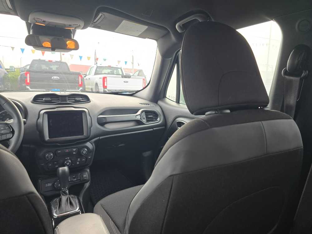 Thumbnail: 2022 Jeep Renegade - 14