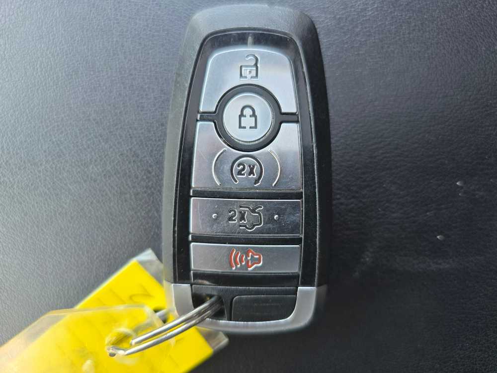 Thumbnail: 2019 Ford Edge - 21