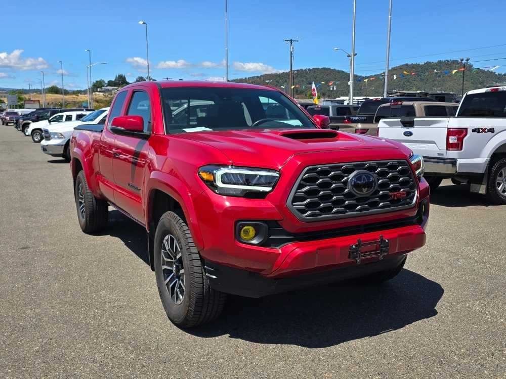 Thumbnail: 2020 Toyota Tacoma - 4