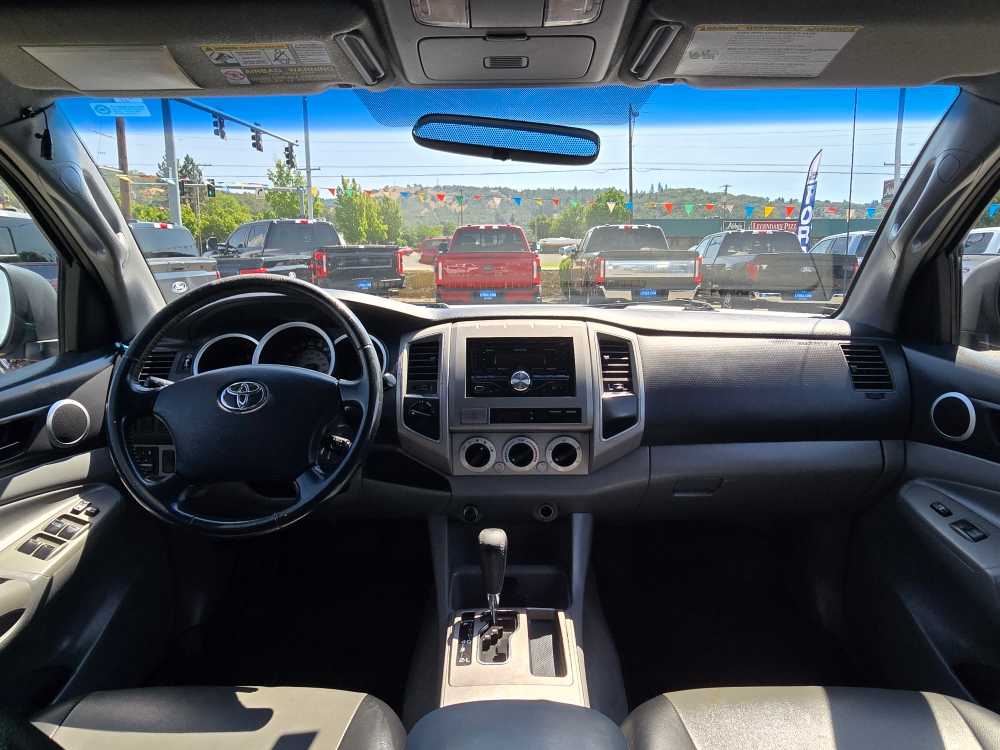 Thumbnail: 2005 Toyota Tacoma - 15