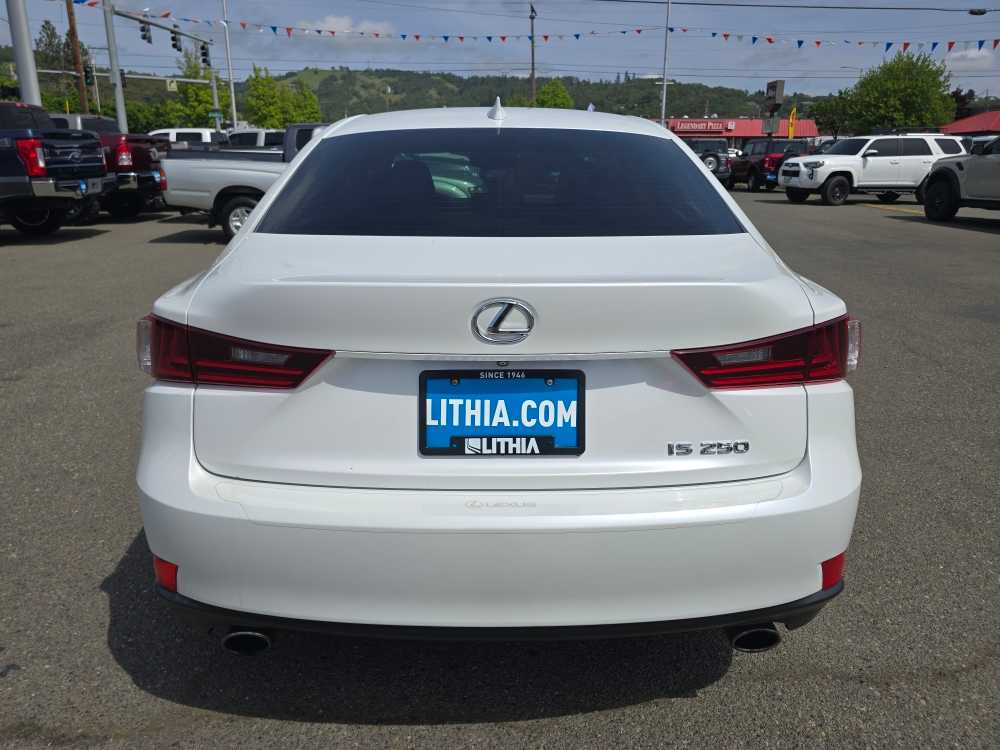 Thumbnail: 2015 Lexus IS - 4