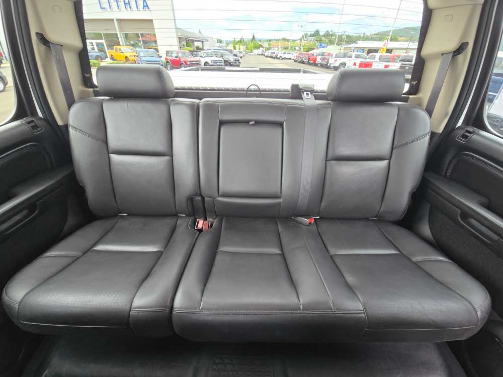 Thumbnail: 2011 GMC Sierra 3500 - 17