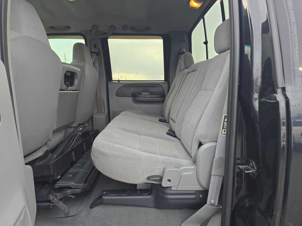 Thumbnail: 2004 Ford F-350 - 17