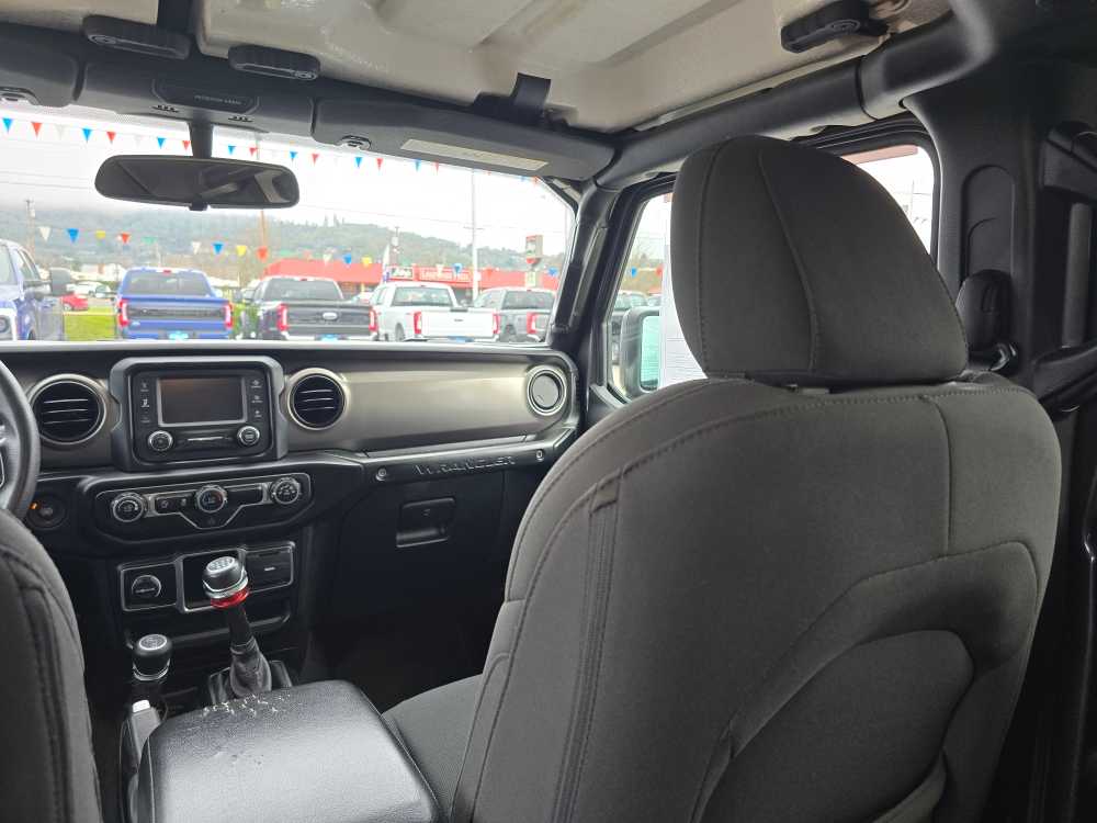 Thumbnail: 2019 Jeep Wrangler - 15