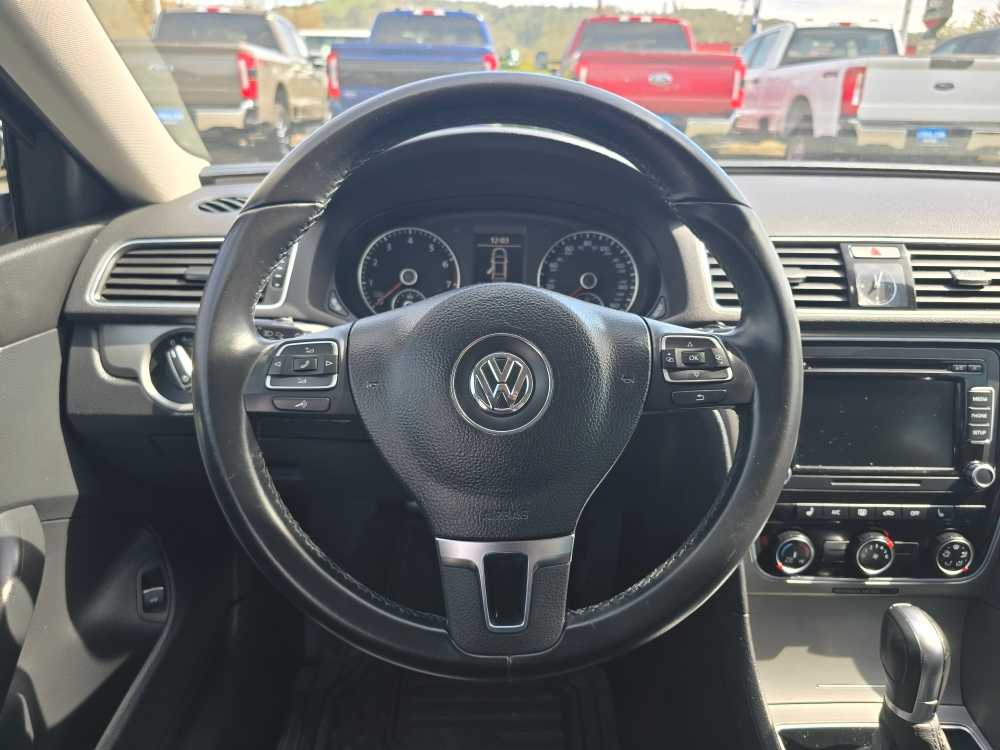Thumbnail: 2014 Volkswagen Passat - 11