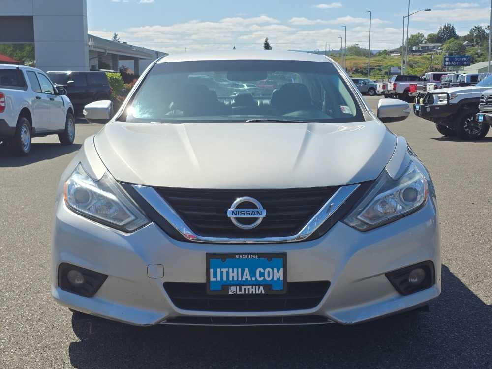 Thumbnail: 2018 Nissan Altima - 8
