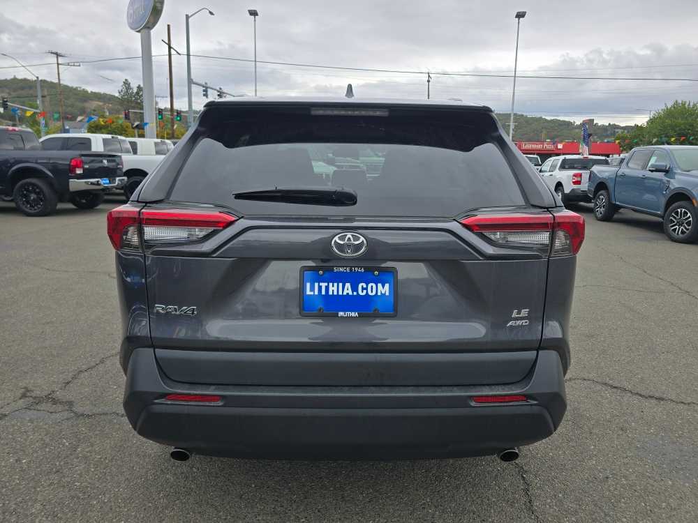 Thumbnail: 2021 Toyota RAV4 - 4