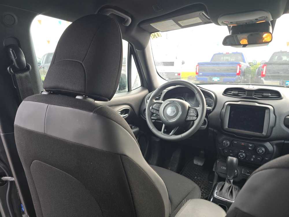 Thumbnail: 2022 Jeep Renegade - 10