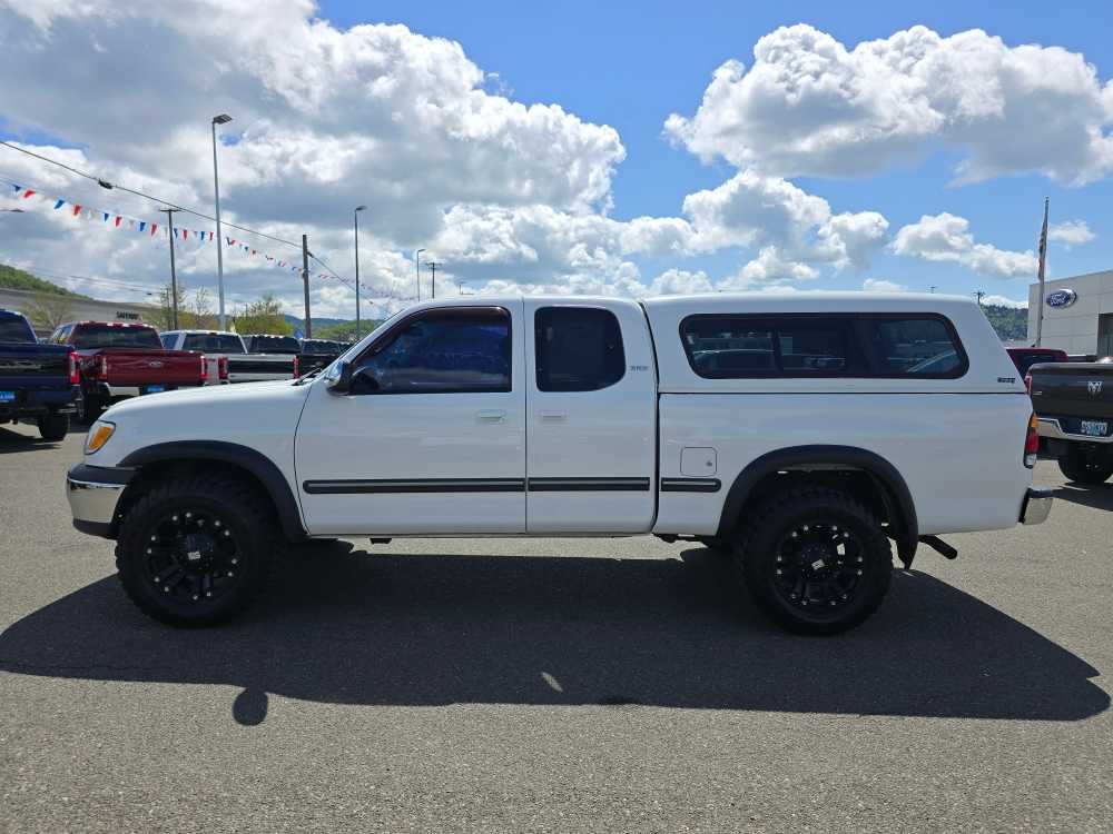 Thumbnail: 2000 Toyota Tundra - 2
