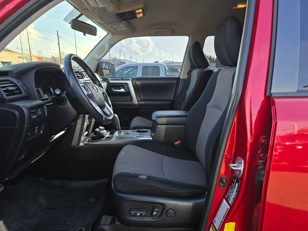 Thumbnail: 2018 Toyota 4Runner - 9