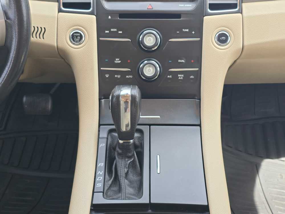 Thumbnail: 2013 Ford Taurus - 13