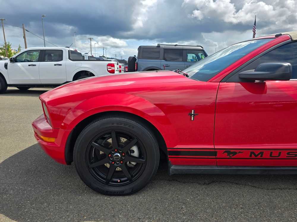 Thumbnail: 2007 Ford Mustang - 18
