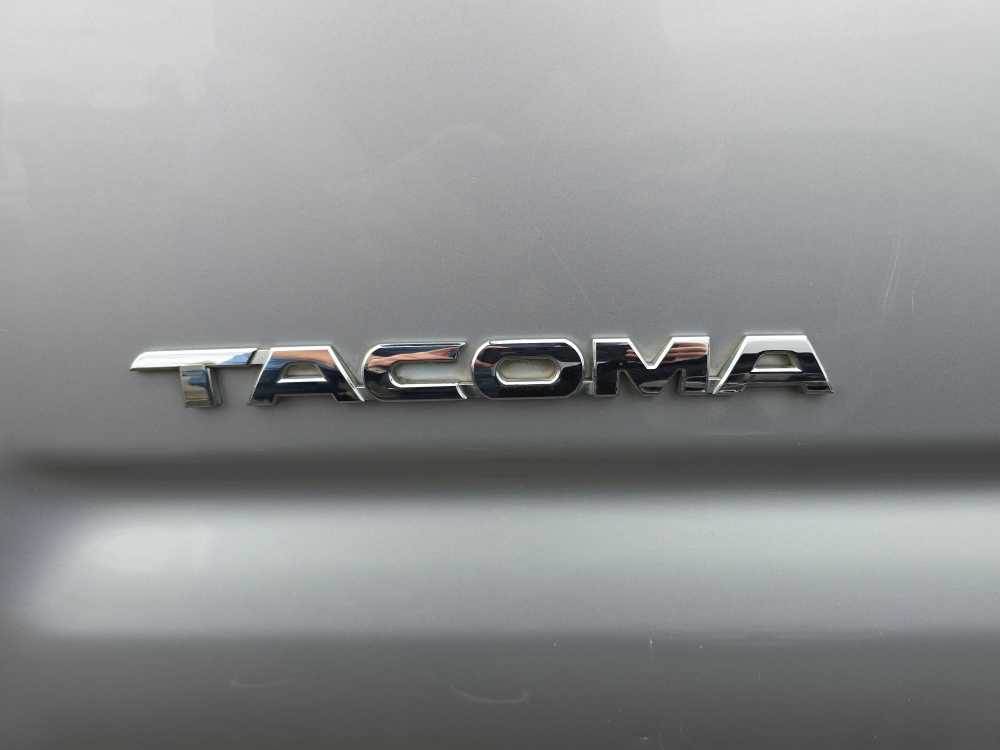 Thumbnail: 2012 Toyota Tacoma - 18
