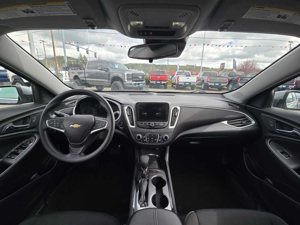 Thumbnail: 2024 Chevrolet Malibu - 15