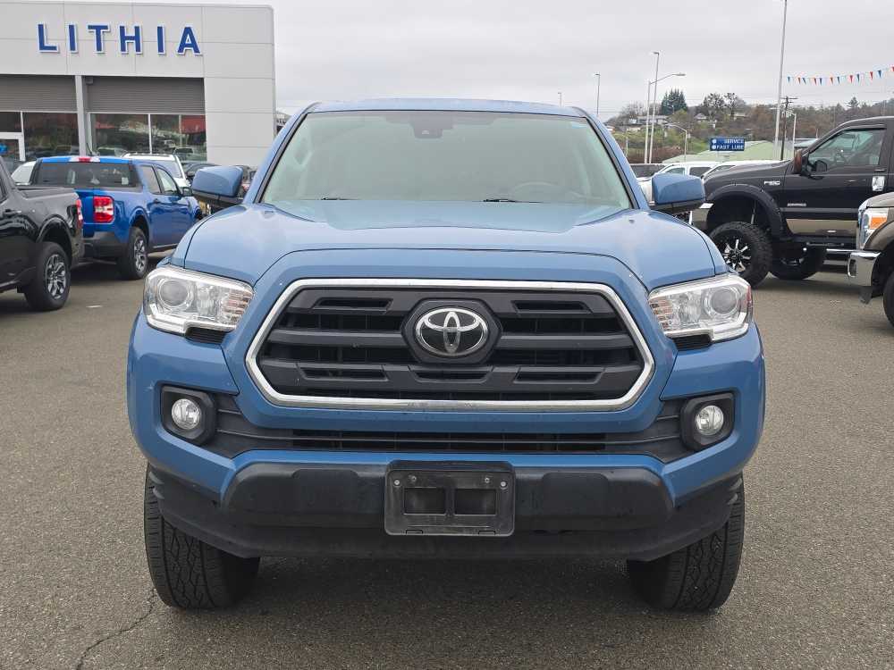 Thumbnail: 2019 Toyota Tacoma - 8