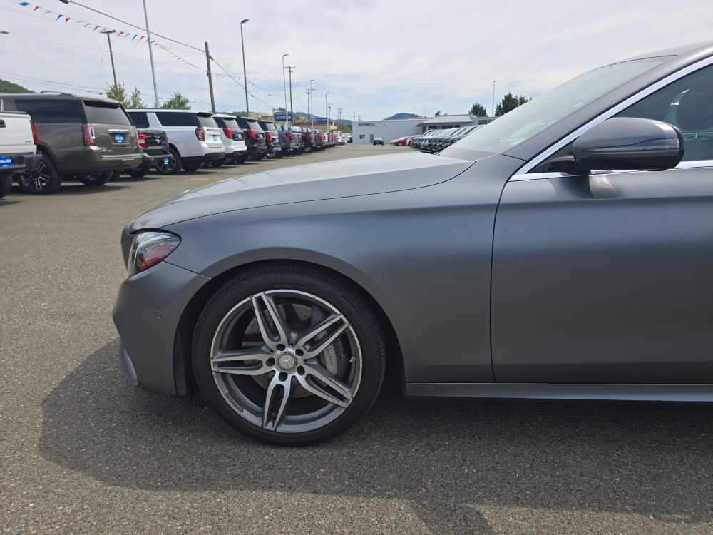 Thumbnail: 2017 Mercedes-Benz E-Class - 6