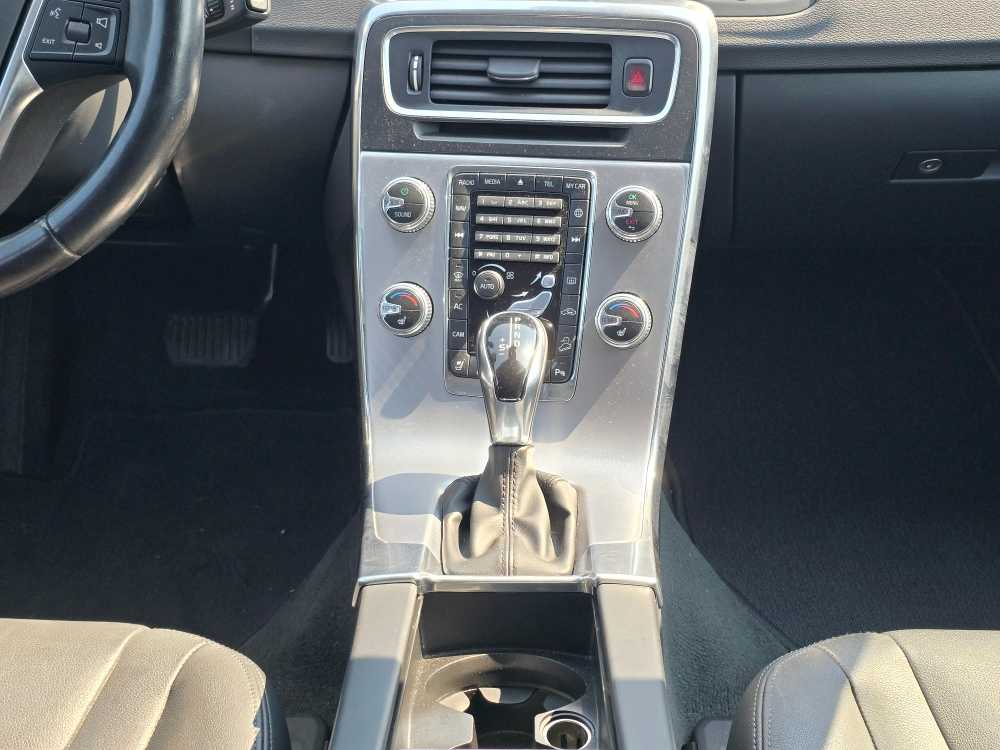 Thumbnail: 2018 Volvo S60 - 13