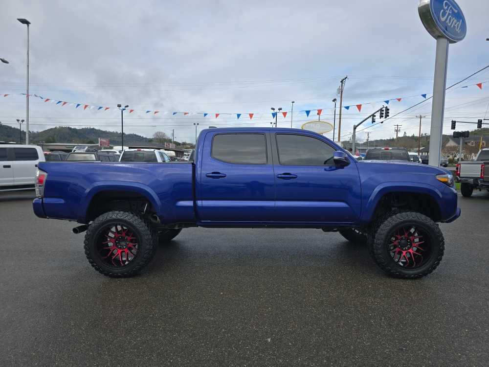 Thumbnail: 2023 Toyota Tacoma - 6