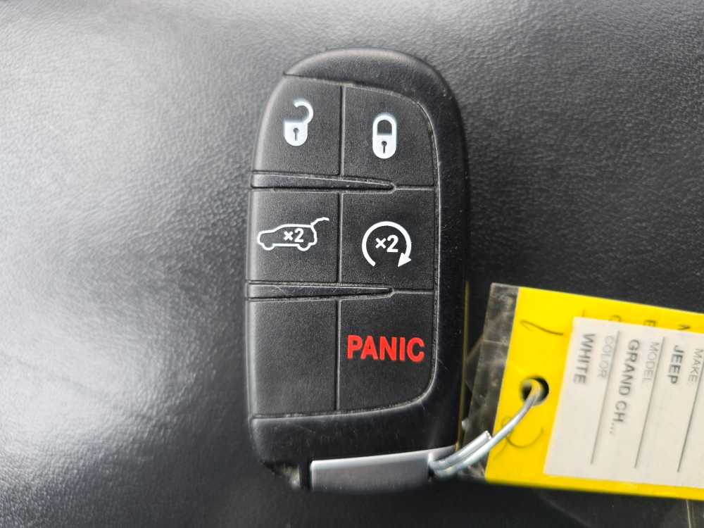 Thumbnail: 2019 Jeep Grand Cherokee - 21