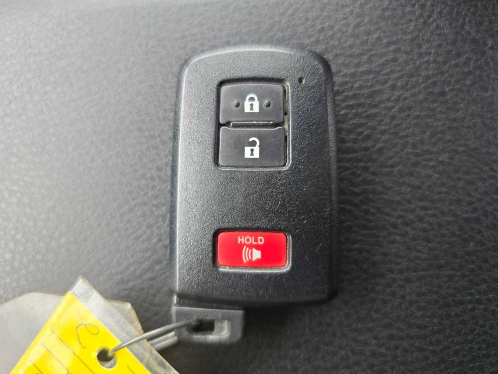 Thumbnail: 2017 Toyota Tacoma - 22