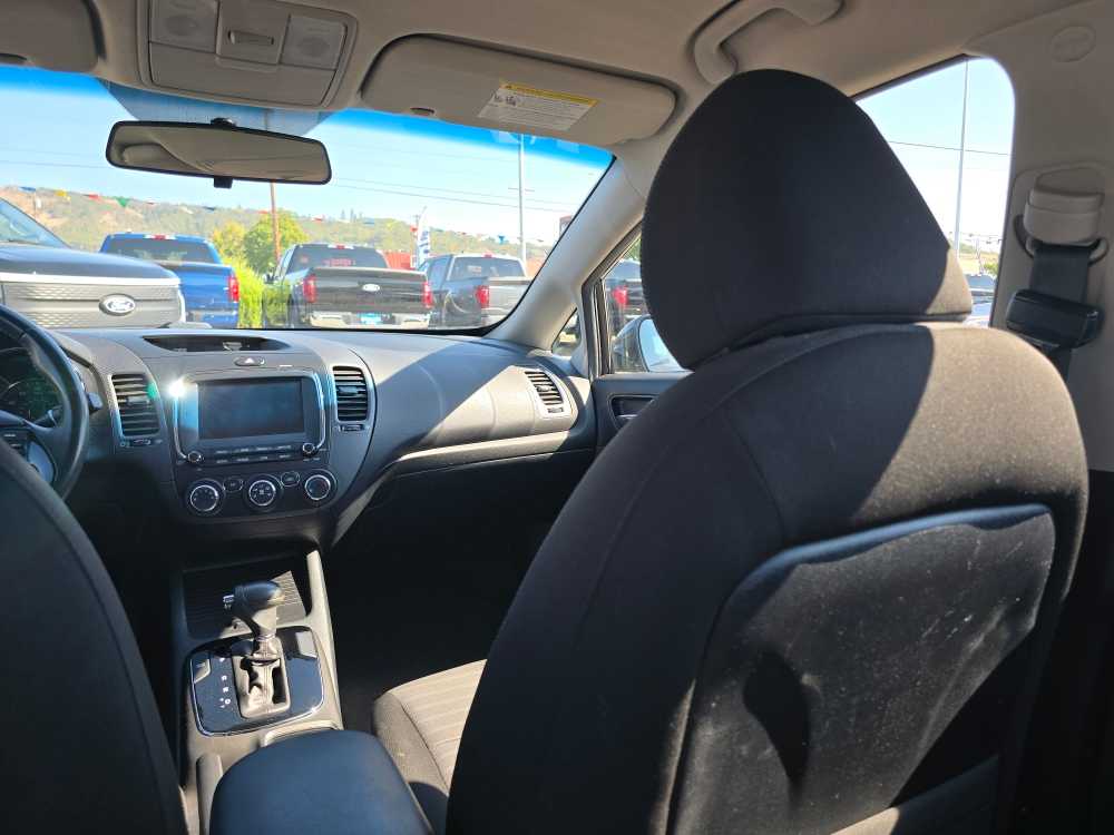 Thumbnail: 2018 Kia Forte - 14