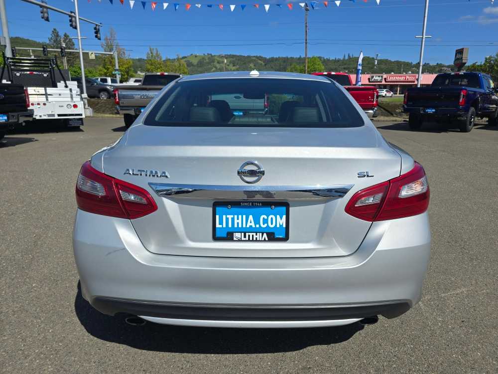 Thumbnail: 2018 Nissan Altima - 4