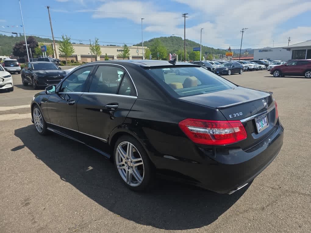 Thumbnail: 2010 Mercedes-Benz E-Class - 3