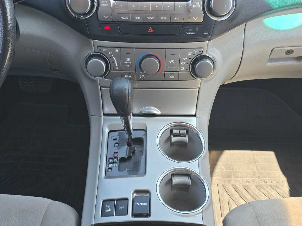 Thumbnail: 2012 Toyota Highlander - 13