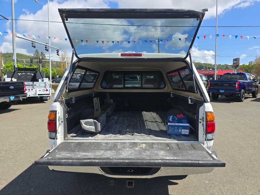 Thumbnail: 2000 Toyota Tundra - 19