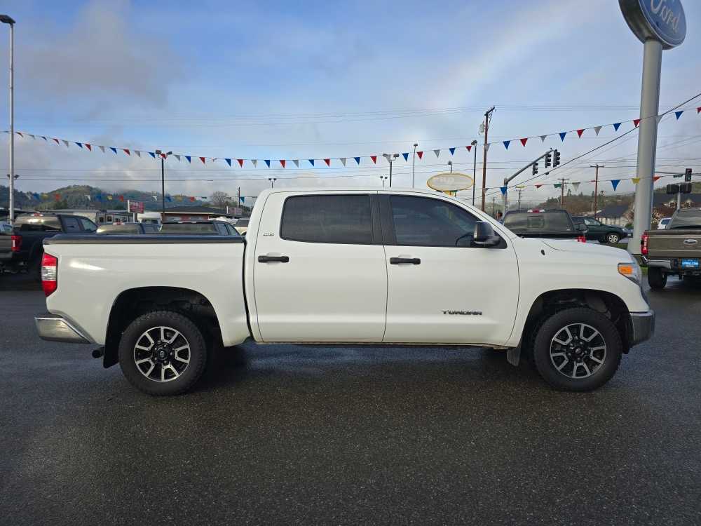 Thumbnail: 2016 Toyota Tundra - 6