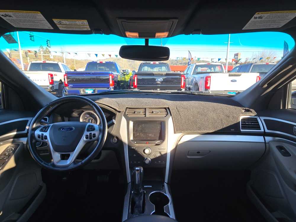 Thumbnail: 2015 Ford Explorer - 15