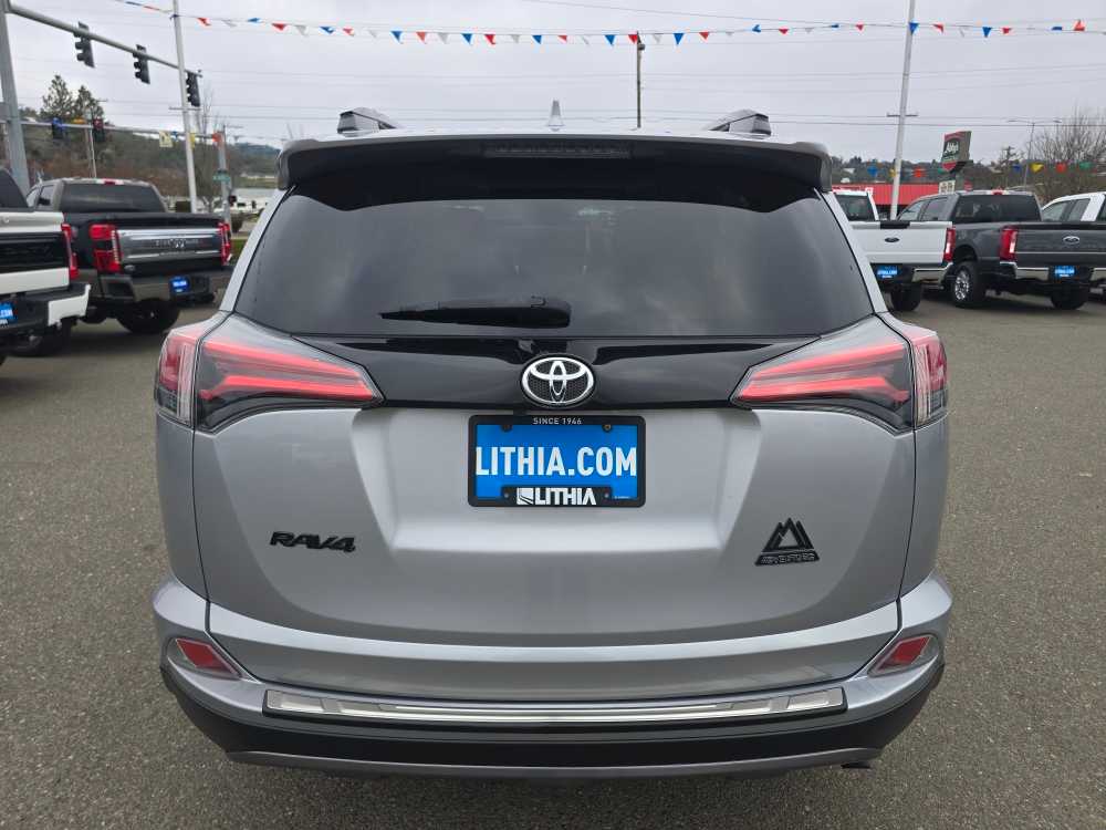 Thumbnail: 2018 Toyota RAV4 - 4