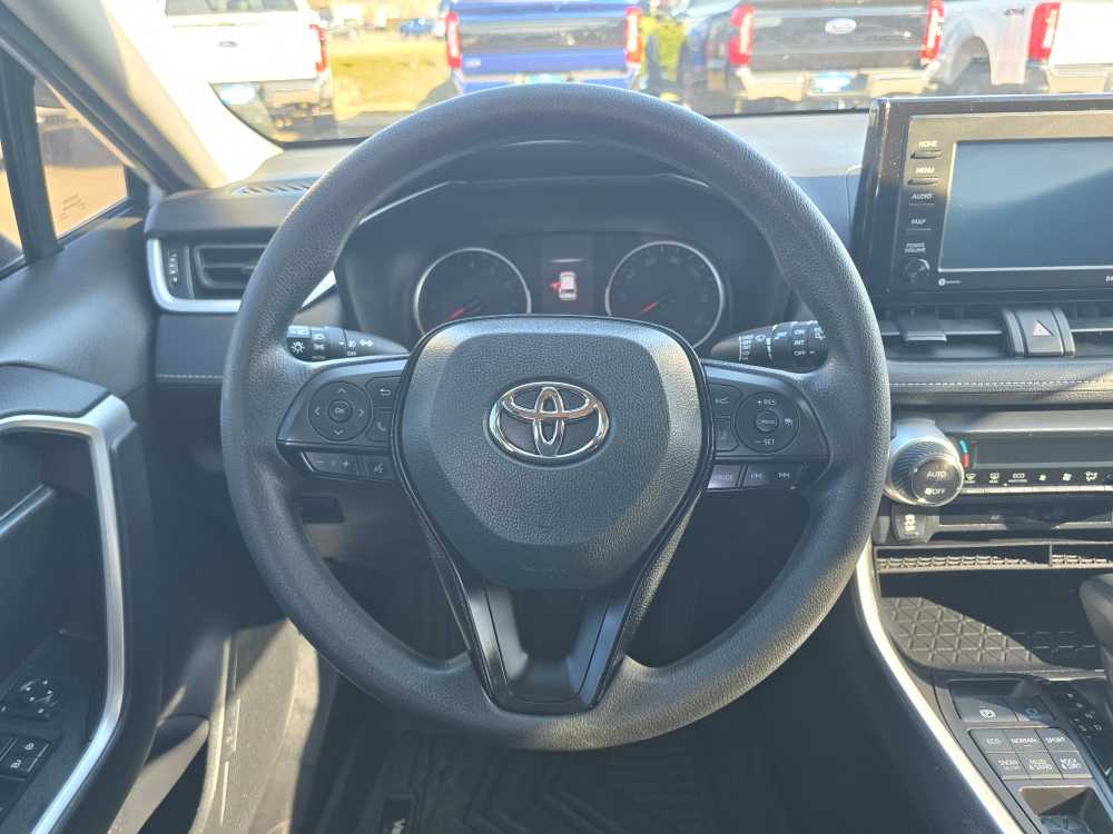 Thumbnail: 2021 Toyota RAV4 - 11