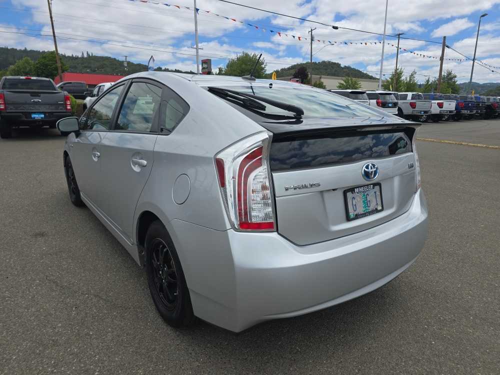 Thumbnail: 2015 Toyota Prius - 16