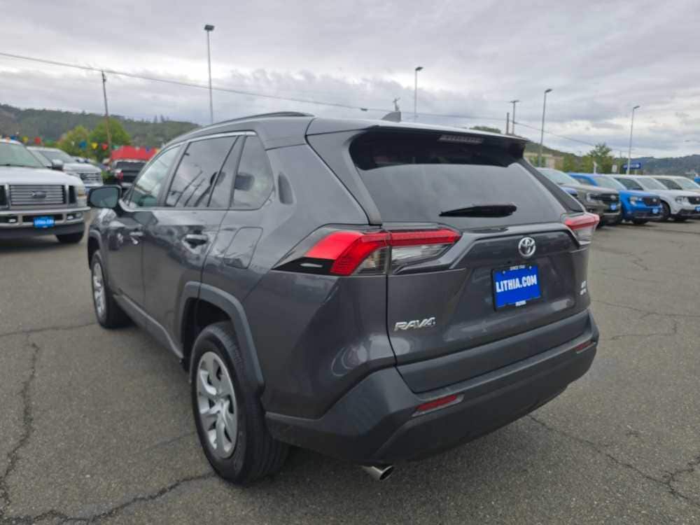 Thumbnail: 2021 Toyota RAV4 - 3