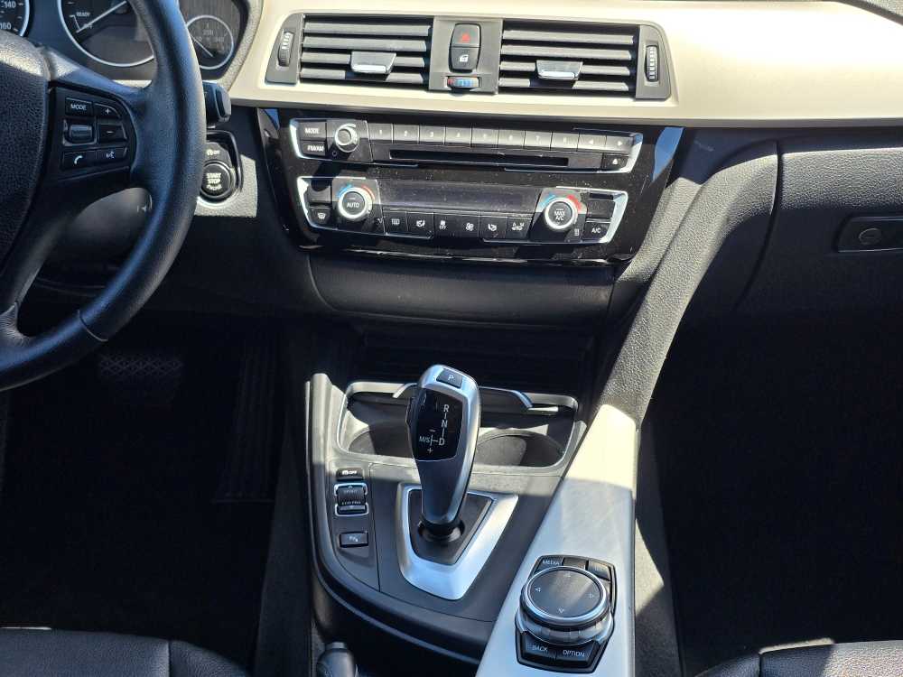 Thumbnail: 2016 BMW 3 Series - 14