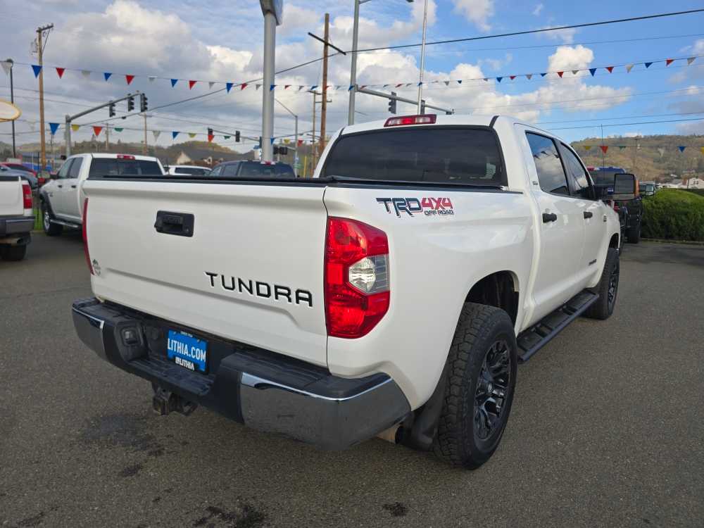 Thumbnail: 2015 Toyota Tundra - 5