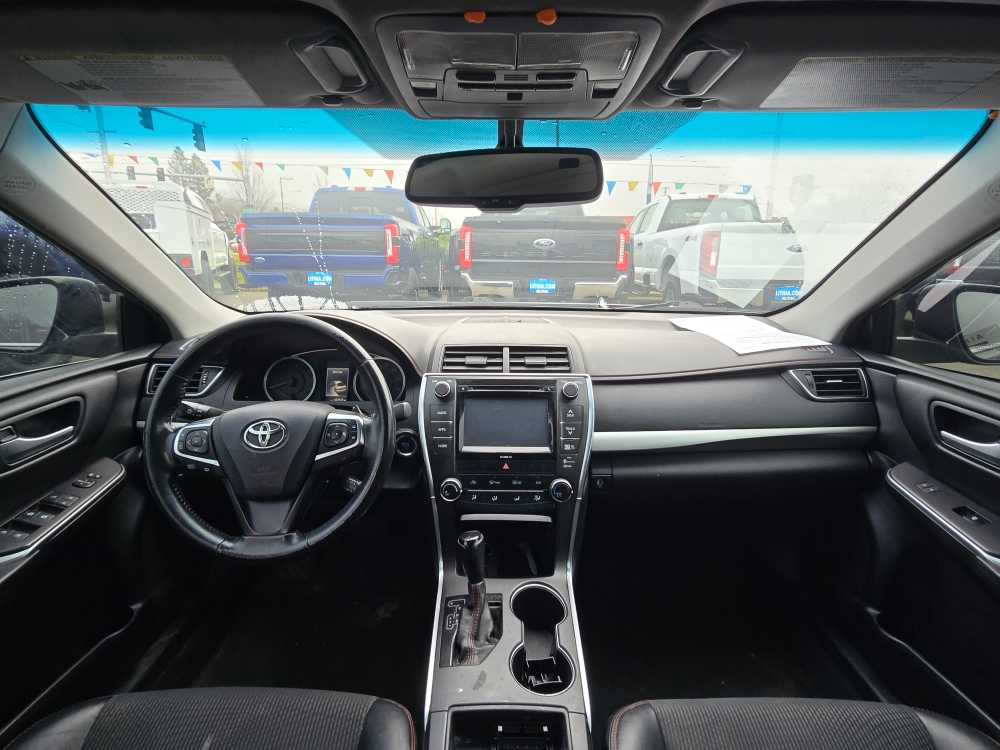 Thumbnail: 2017 Toyota Camry - 15