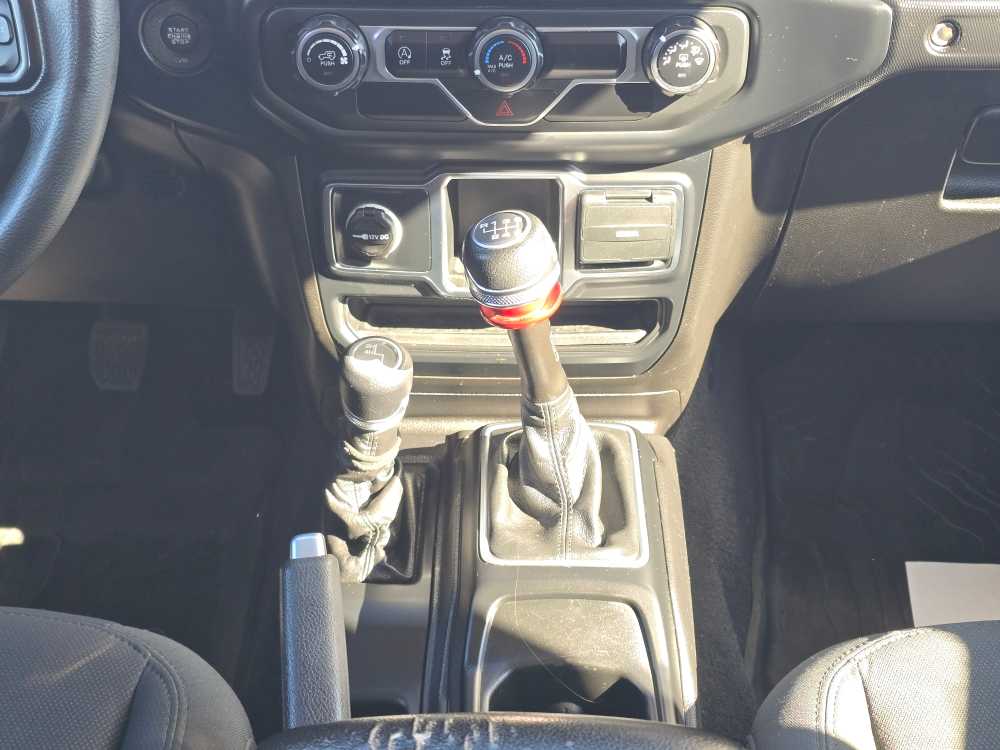 Thumbnail: 2019 Jeep Wrangler - 13